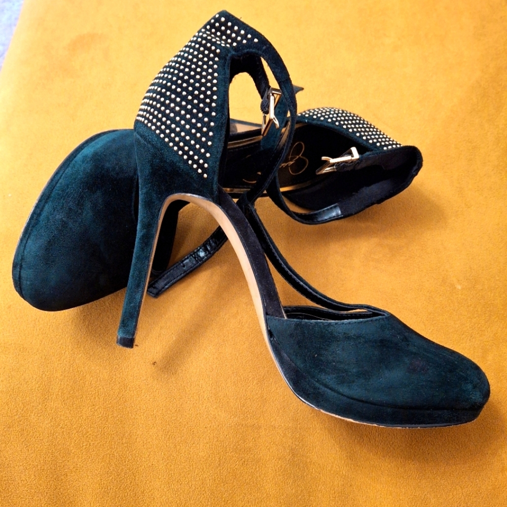 Jessica Simpson diamond back heels